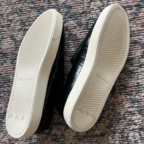 Col Haan Black Leather Slip Ons - Picture 2 of 3